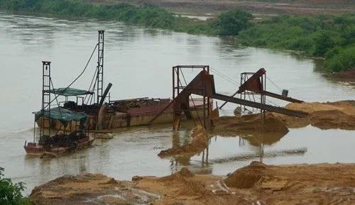 杜絕非法采砂，機(jī)制砂生產(chǎn)才是長(zhǎng)久之道！